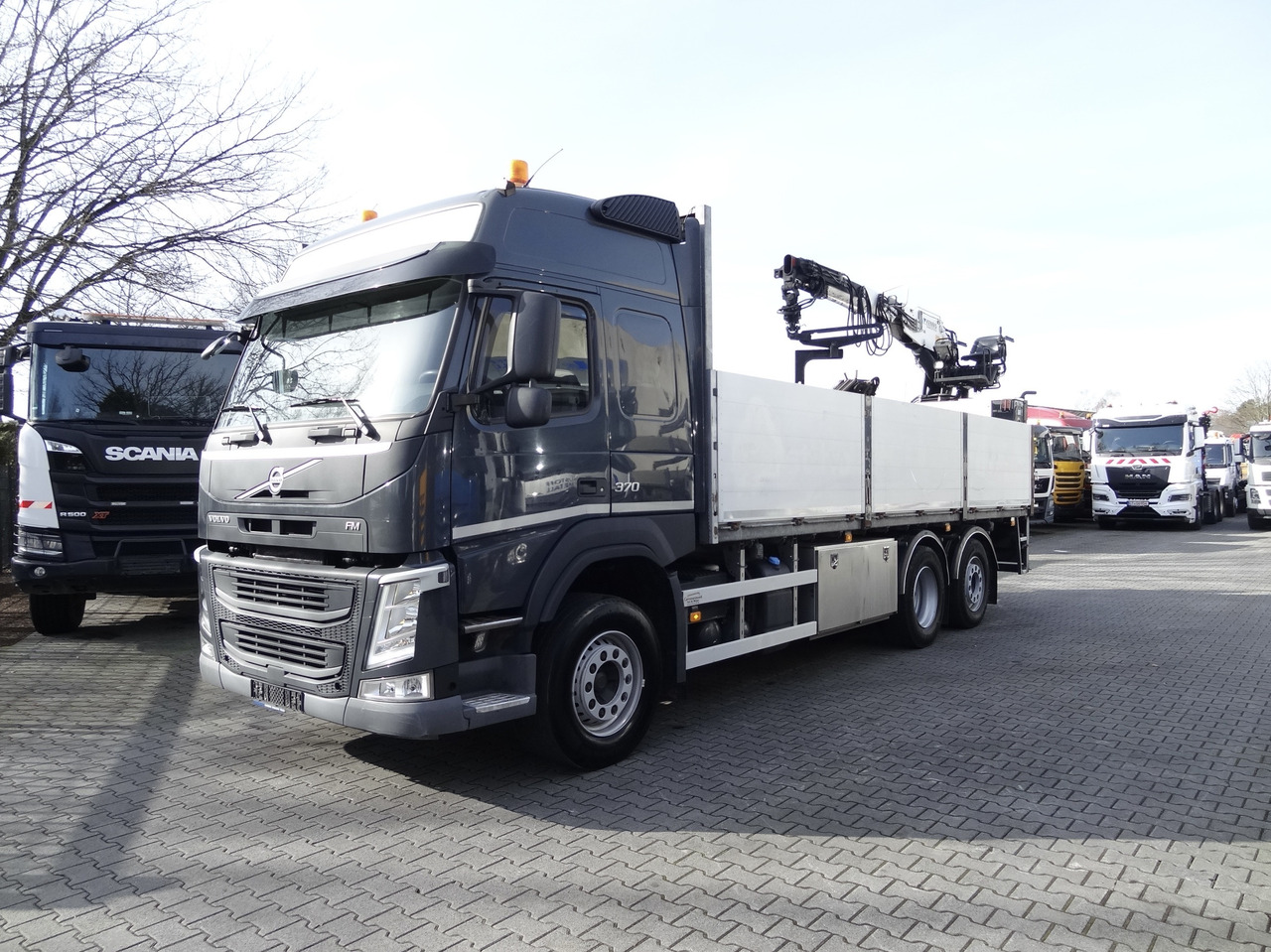 Volvo FM370 6X2*4 Kennis K14 Kran - Kamion sa dizalicom, Kamion sa tovarnim sandukom: slika 1 Volvo FM370 6X2*4 Kennis K14 Kran - Kamion sa dizalicom, Kamion sa tovarnim sandukom: slika 1