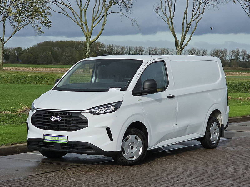 Ford Transit Custom 2.0 L1H1 Navi Euro6 AC! - Furgon: slika 2 Ford Transit Custom 2.0 L1H1 Navi Euro6 AC! - Furgon: slika 2