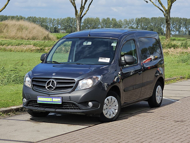 Mercedes-Benz Citan 109 CDI AC - Dostavno vozilo sa zatvorenim sandukom: slika 2 Mercedes-Benz Citan 109 CDI AC - Dostavno vozilo sa zatvorenim sandukom: slika 2