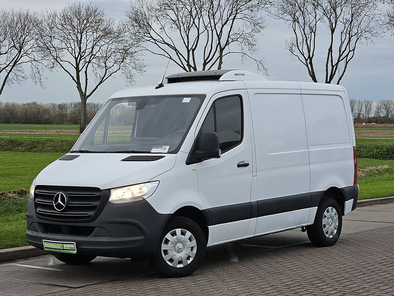 Mercedes-Benz Sprinter 311 CDI FRIGO L1H1 - Dostavno vozilo hladnjača: slika 2 Mercedes-Benz Sprinter 311 CDI FRIGO L1H1 - Dostavno vozilo hladnjača: slika 2