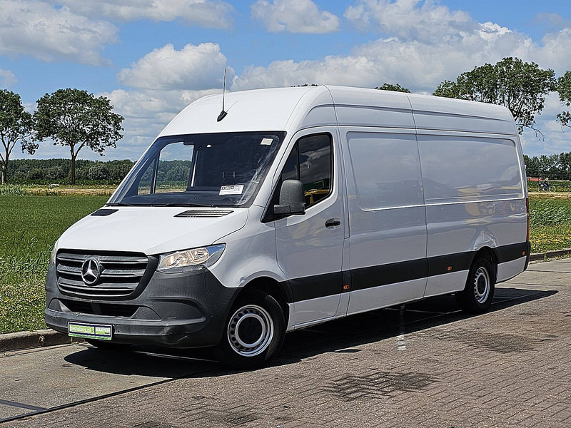 Mercedes-Benz Sprinter 314 L3H2 Maxi Mbux Euro6 - Furgon: slika 2 Mercedes-Benz Sprinter 314 L3H2 Maxi Mbux Euro6 - Furgon: slika 2