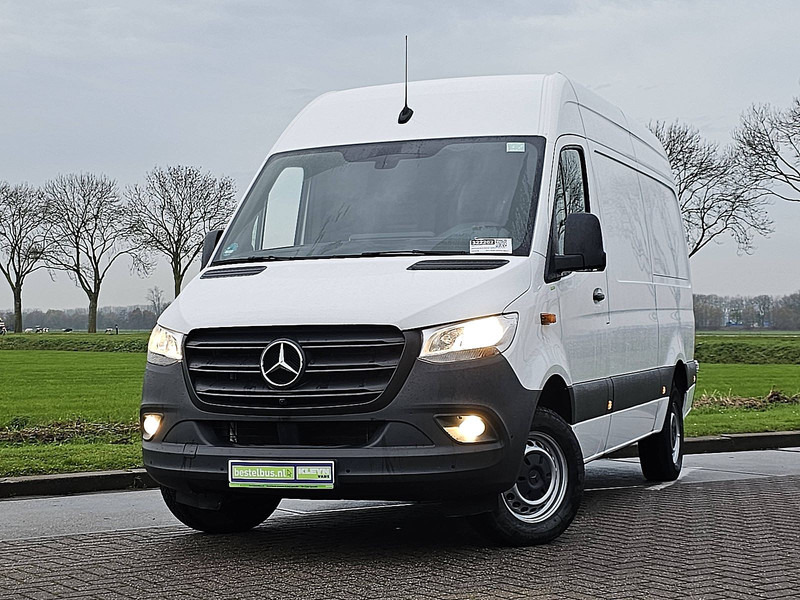 Mercedes-Benz Sprinter 317 L2H2 Mbux Navi RWD! - Furgon: slika 1 Mercedes-Benz Sprinter 317 L2H2 Mbux Navi RWD! - Furgon: slika 1