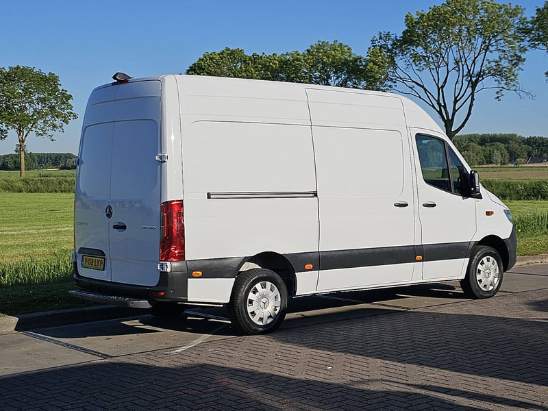 Mercedes-Benz Sprinter 317 L2H2 Mbux RWD! - Furgon: slika 3 Mercedes-Benz Sprinter 317 L2H2 Mbux RWD! - Furgon: slika 3