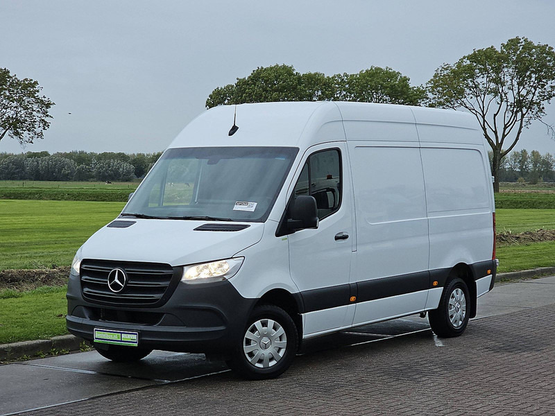 Mercedes-Benz Sprinter 317 L2H2 Navi RWD - Furgon: slika 2 Mercedes-Benz Sprinter 317 L2H2 Navi RWD - Furgon: slika 2
