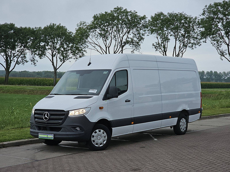Mercedes-Benz Sprinter 317 L3H2 Maxi Mbux Euro6 - Furgon: slika 2 Mercedes-Benz Sprinter 317 L3H2 Maxi Mbux Euro6 - Furgon: slika 2