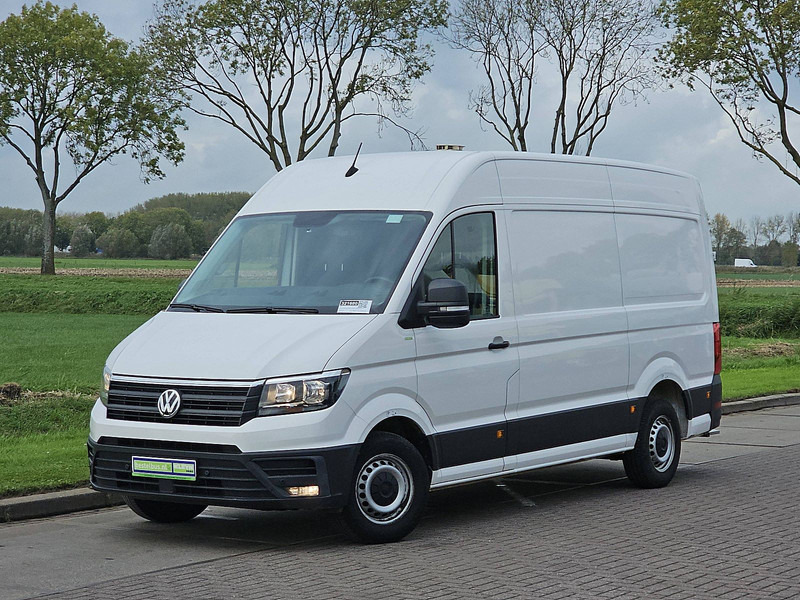 Volkswagen Crafter 35 2.0 L3H3 140Pk Euro6 AC! - Furgon: slika 2 Volkswagen Crafter 35 2.0 L3H3 140Pk Euro6 AC! - Furgon: slika 2