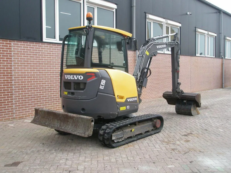 Volvo EC35D - Mini bager: slika 3 Volvo EC35D - Mini bager: slika 3