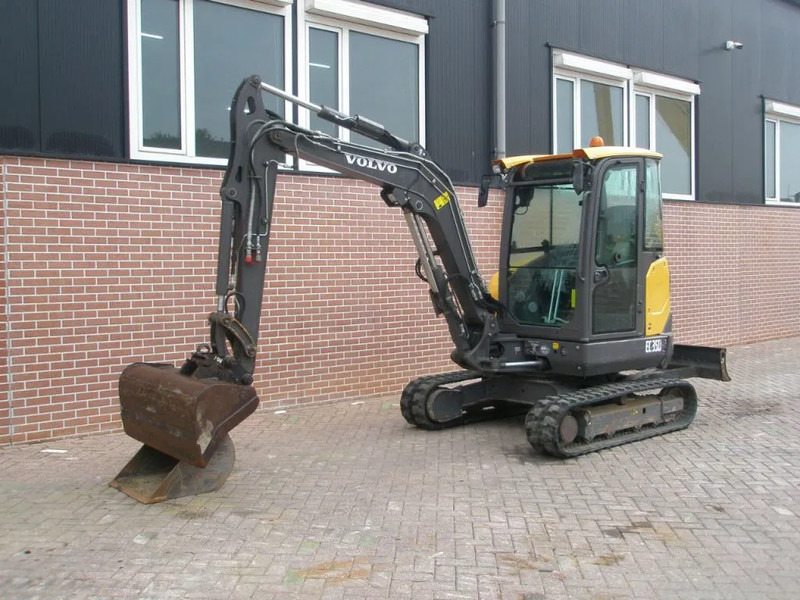 Volvo EC35D - Mini bager: slika 1 Volvo EC35D - Mini bager: slika 1