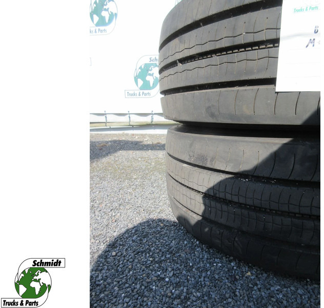 Bridgestone 265/70R 17.5 VOORBAND MET STAAL WIEL 2 X PROFIEL CA 70% M+S - Guma za Kamion: slika 1 Bridgestone 265/70R 17.5 VOORBAND MET STAAL WIEL 2 X PROFIEL CA 70% M+S - Guma za Kamion: slika 1