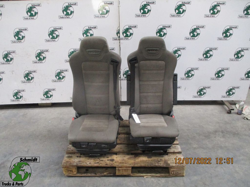 Iveco 5801416515 // 5801419691 HI WAY EURO 6 RECHT EN LINKS - Sedište za Kamion: slika 1 Iveco 5801416515 // 5801419691 HI WAY EURO 6 RECHT EN LINKS - Sedište za Kamion: slika 1