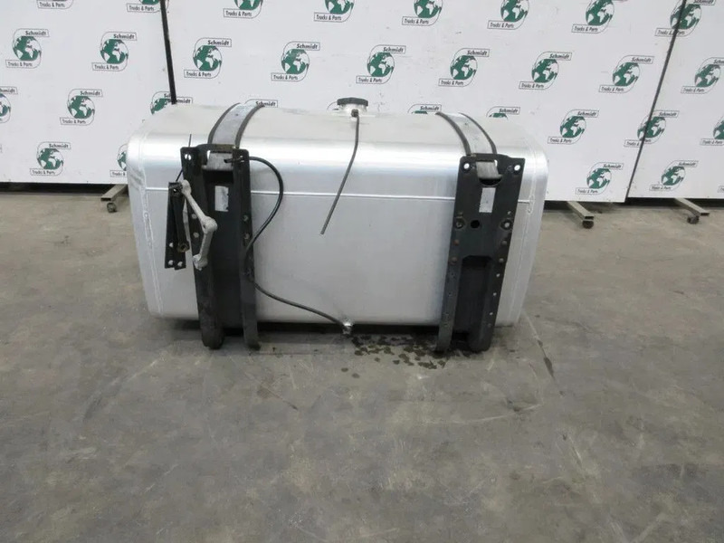 MAN 81.12201-5900 // 710 LITER INHOUD MAN TGX EURO 6 MODEL 2018 - Rezervoar za gorivo za Kamion: slika 3 MAN 81.12201-5900 // 710 LITER INHOUD MAN TGX EURO 6 MODEL 2018 - Rezervoar za gorivo za Kamion: slika 3