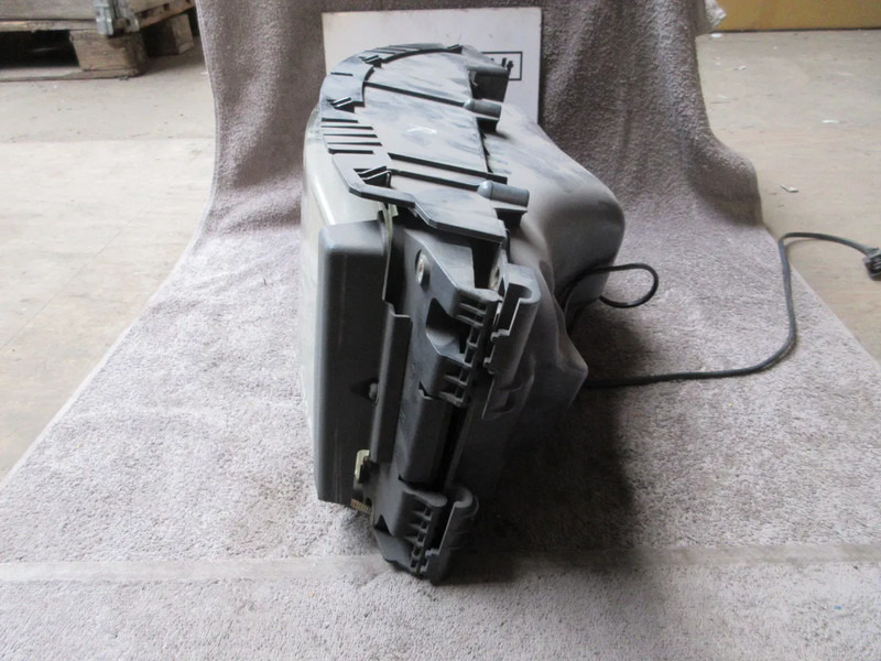 Scania 1732510 // 1467003 SCANIA R 420 KOPLAMP RECHTS EURO 5 - Prednja svetla za Kamion: slika 4 Scania 1732510 // 1467003 SCANIA R 420 KOPLAMP RECHTS EURO 5 - Prednja svetla za Kamion: slika 4