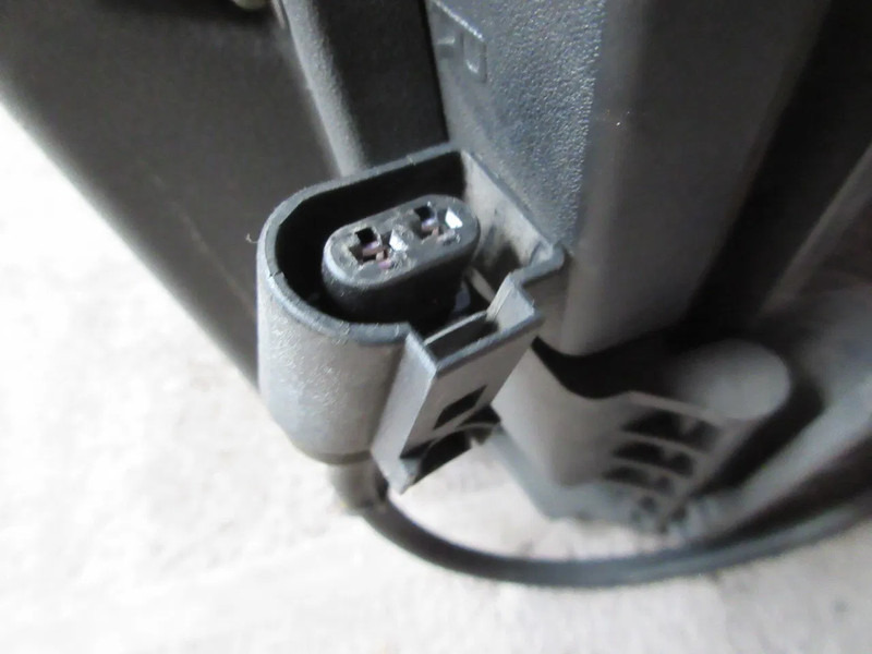 Scania 1732510 // 1467003 SCANIA R 420 KOPLAMP RECHTS EURO 5 - Prednja svetla za Kamion: slika 5 Scania 1732510 // 1467003 SCANIA R 420 KOPLAMP RECHTS EURO 5 - Prednja svetla za Kamion: slika 5