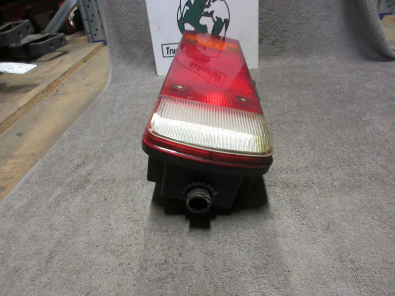 Scania 1792376 // 1792375 //ACHTERLAMP SCANIA R 450 EURO 6 RECHTS & LINKS - Zadnja svetla za Kamion: slika 2 Scania 1792376 // 1792375 //ACHTERLAMP SCANIA R 450 EURO 6 RECHTS & LINKS - Zadnja svetla za Kamion: slika 2