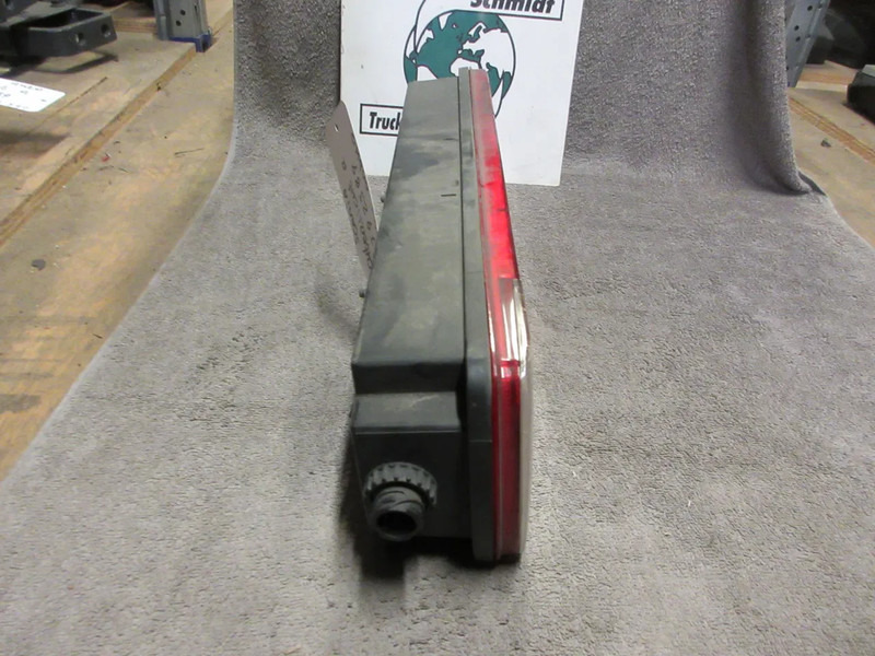 Scania 1792389 ACHTERLAMP SCANIA R SERIE MODEL EURO 6 RECHTS - Zadnja svetla za Kamion: slika 2 Scania 1792389 ACHTERLAMP SCANIA R SERIE MODEL EURO 6 RECHTS - Zadnja svetla za Kamion: slika 2