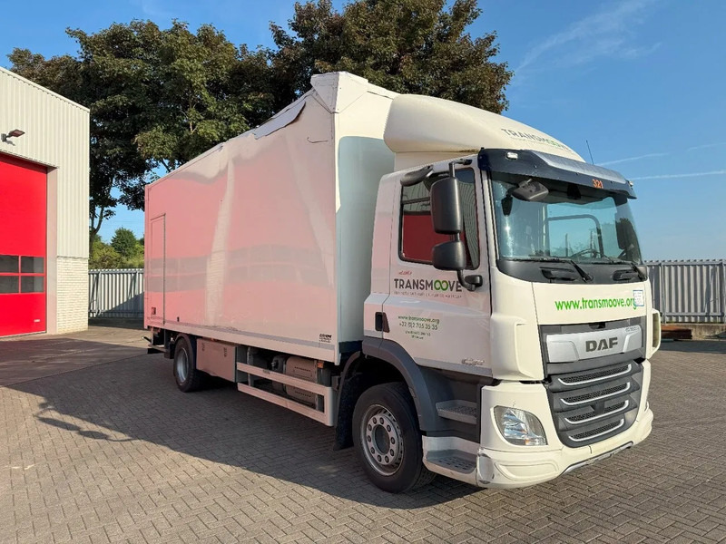 DAF CF230 / ENGINE RUNNING / ONLY:286284 KM / ACC / LWDS / PLATFORM 2000 KG / 3SEATS / AUTOMATIC / EURO-6 / 2018 - Kamion sa zatvorenim sandukom: slika 2 DAF CF230 / ENGINE RUNNING / ONLY:286284 KM / ACC / LWDS / PLATFORM 2000 KG / 3SEATS / AUTOMATIC / EURO-6 / 2018 - Kamion sa zatvorenim sandukom: slika 2