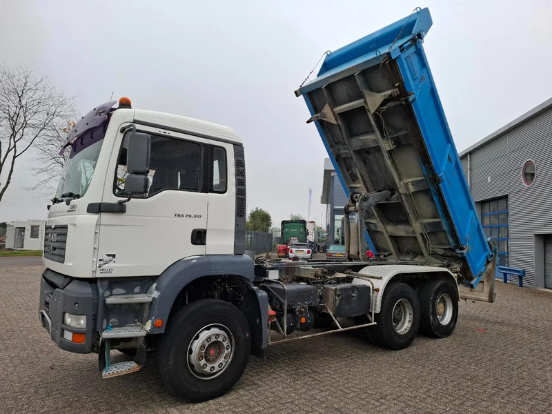 MAN TGA 26.310 / 6X4 / 2XBIG AXLE / 2SIDE TIPPER / ONLY:545423 KM / TUV:06-05-2026 / FULL-STEEL / AIRCO / MANUAL / EURO-4 / 2005 - Istovarivač: slika 1 MAN TGA 26.310 / 6X4 / 2XBIG AXLE / 2SIDE TIPPER / ONLY:545423 KM / TUV:06-05-2026 / FULL-STEEL / AIRCO / MANUAL / EURO-4 / 2005 - Istovarivač: slika 1