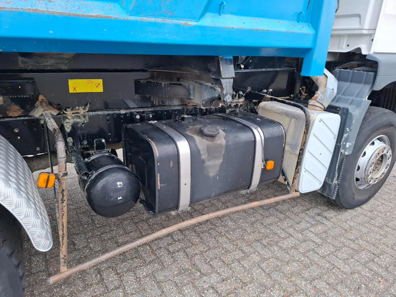 Lizing MAN TGA 26.310 / 6X4 / 2XBIG AXLE / 2SIDE TIPPER / ONLY:545423 KM / TUV:06-05-2026 / FULL-STEEL / AIRCO / MANUAL / EURO-4 / 2005 MAN TGA 26.310 / 6X4 / 2XBIG AXLE / 2SIDE TIPPER / ONLY:545423 KM / TUV:06-05-2026 / FULL-STEEL / AIRCO / MANUAL / EURO-4 / 2005: slika 17 Lizing MAN TGA 26.310 / 6X4 / 2XBIG AXLE / 2SIDE TIPPER / ONLY:545423 KM / TUV:06-05-2026 / FULL-STEEL / AIRCO / MANUAL / EURO-4 / 2005 MAN TGA 26.310 / 6X4 / 2XBIG AXLE / 2SIDE TIPPER / ONLY:545423 KM / TUV:06-05-2026 / FULL-STEEL / AIRCO / MANUAL / EURO-4 / 2005: slika 17