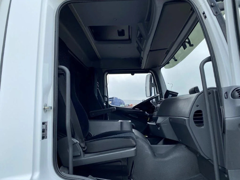 Kamion sa zatvorenim sandukom Mercedes-Benz ATEGO 1624 / AUTOMATIC / CLOSED BOX / SIDE DOORS / AIRCO / LWDS / FCW / EURO-6 / 2016: slika 20