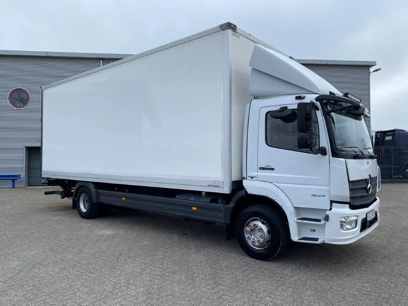 Mercedes-Benz ATEGO 1624 / AUTOMATIC / CLOSED BOX / SIDE DOORS / AIRCO / LWDS / FCW / EURO-6 / 2016 - Kamion sa zatvorenim sandukom: slika 2 Mercedes-Benz ATEGO 1624 / AUTOMATIC / CLOSED BOX / SIDE DOORS / AIRCO / LWDS / FCW / EURO-6 / 2016 - Kamion sa zatvorenim sandukom: slika 2