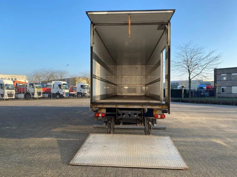 Mercedes-Benz Antos 2533 / LIFT AXLE / HEATED CLOSED BOX / PLATFORM 2000 KG / ONLY:506959 KM / SIDE DOOR / AUTOMATIC / EURO-6 / 2019 - Kamion sa zatvorenim sandukom: slika 5 Mercedes-Benz Antos 2533 / LIFT AXLE / HEATED CLOSED BOX / PLATFORM 2000 KG / ONLY:506959 KM / SIDE DOOR / AUTOMATIC / EURO-6 / 2019 - Kamion sa zatvorenim sandukom: slika 5