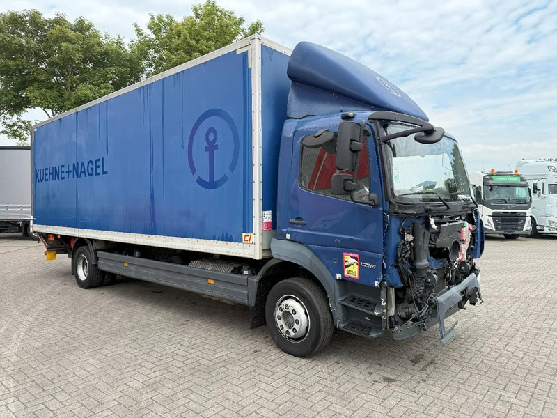 Mercedes-Benz Atego 1218 / ENGINE RUNNING / ONLY:204997 KM / CLOSED BOX / PLATFORM 1500KG / LWDS / AIRCO / AUTOMATIC / EURO-6 / 2017 - Kamion sa zatvorenim sandukom: slika 2 Mercedes-Benz Atego 1218 / ENGINE RUNNING / ONLY:204997 KM / CLOSED BOX / PLATFORM 1500KG / LWDS / AIRCO / AUTOMATIC / EURO-6 / 2017 - Kamion sa zatvorenim sandukom: slika 2