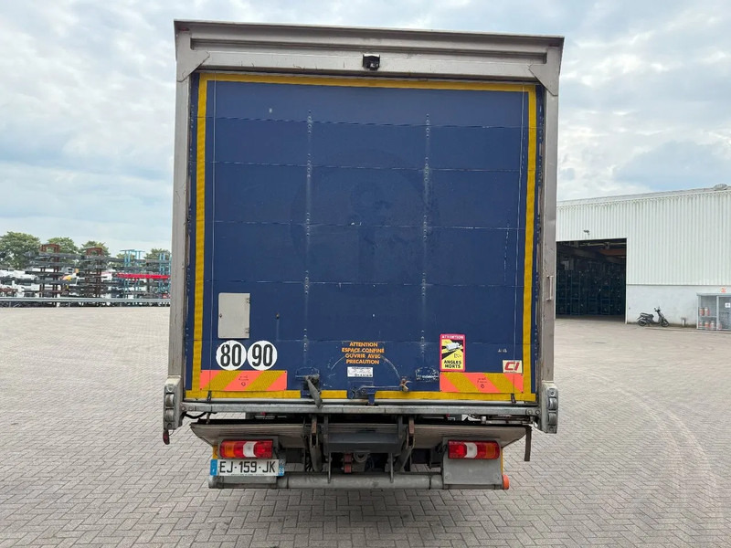 Mercedes-Benz Atego 1218 / ENGINE RUNNING / ONLY:204997 KM / CLOSED BOX / PLATFORM 1500KG / LWDS / AIRCO / AUTOMATIC / EURO-6 / 2017 - Kamion sa zatvorenim sandukom: slika 4 Mercedes-Benz Atego 1218 / ENGINE RUNNING / ONLY:204997 KM / CLOSED BOX / PLATFORM 1500KG / LWDS / AIRCO / AUTOMATIC / EURO-6 / 2017 - Kamion sa zatvorenim sandukom: slika 4