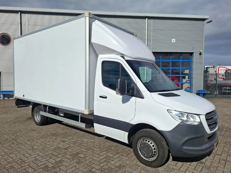 Mercedes-Benz Sprinter 516 CDI / DOUBLE AIR REAR / CLEAN NL VAN / TUV:19-03-2026 / MBUX / NAVI / KEYLESS START / DAB RADIO / 3SEATS / AUTOMATIC / 2021 - Furgon: slika 2 Mercedes-Benz Sprinter 516 CDI / DOUBLE AIR REAR / CLEAN NL VAN / TUV:19-03-2026 / MBUX / NAVI / KEYLESS START / DAB RADIO / 3SEATS / AUTOMATIC / 2021 - Furgon: slika 2