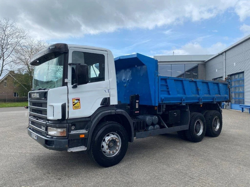Scania 114-340 / 6X4 / 2 SIDE TIPPER / BIG AXLE / FULL-STEEL / DRUM BRAKES / MANUAL / 1999 - Istovarivač: slika 1 Scania 114-340 / 6X4 / 2 SIDE TIPPER / BIG AXLE / FULL-STEEL / DRUM BRAKES / MANUAL / 1999 - Istovarivač: slika 1
