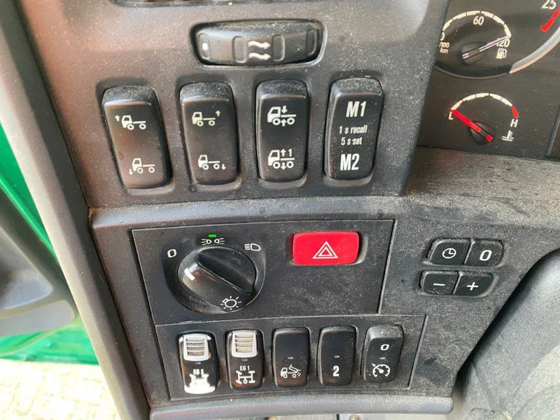 Kamion sa hidrauličnom kukom Scania R520 V8 / 8X4 / BIG AXLE / AJK HOOKLIFT 30TON / LIFT+LENKACHSE / NAVI / LEATHER / FULL-AIR / AUTOMATIC / EURO-6 / 2015: slika 16