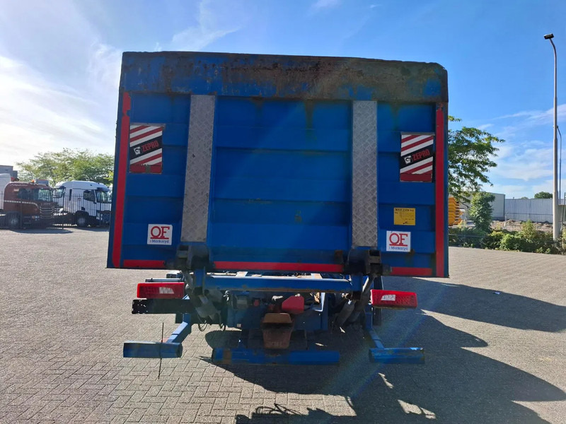 Scania R580 V8 / RETARDER / LIFT+LENKACHSE / FULL-AIR / PLATFORM 2000 KG / LEATHER / AIRCO / AUTOMATIC / EURO-6 / 2015 - Kamion sa golom šasijom i zatvorenom kabinom: slika 4 Scania R580 V8 / RETARDER / LIFT+LENKACHSE / FULL-AIR / PLATFORM 2000 KG / LEATHER / AIRCO / AUTOMATIC / EURO-6 / 2015 - Kamion sa golom šasijom i zatvorenom kabinom: slika 4
