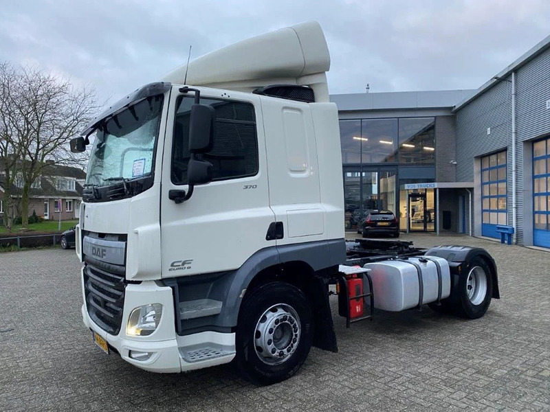 DAF CF370 / NICE CLEAN NL TRUCK / TYRES 80% / AUTOMATIC / EURO-6 / 2015 - Tegljač: slika 1 DAF CF370 / NICE CLEAN NL TRUCK / TYRES 80% / AUTOMATIC / EURO-6 / 2015 - Tegljač: slika 1