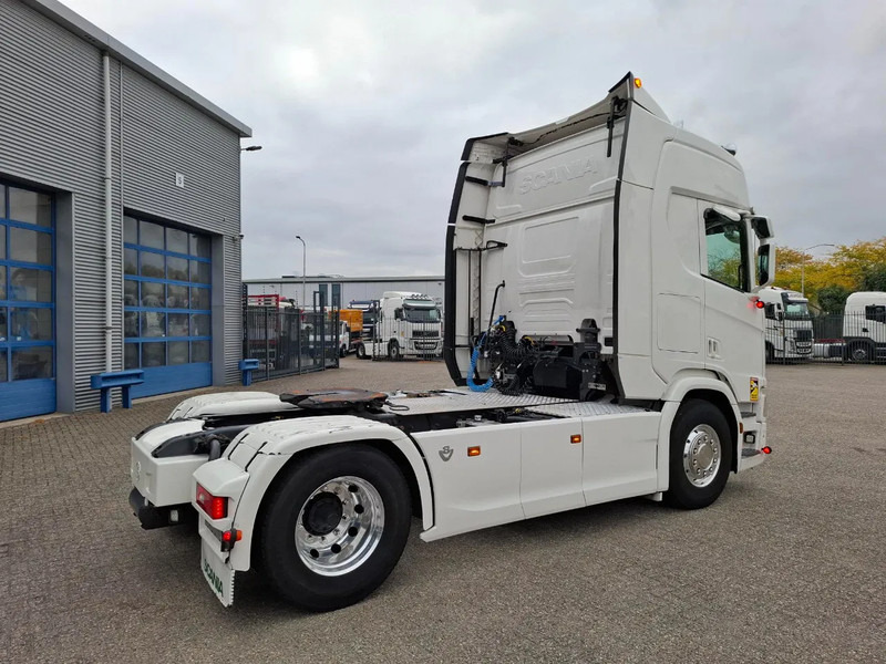 Scania NGS R580 V8 / RETARDER / HYDRAULICS / ONLY:748805 KM / FULL-AIR / SMART TACHO / ALCOA / LEATHER / SIDESKIRTS / EURO-6 / 2019 - Tegljač: slika 5 Scania NGS R580 V8 / RETARDER / HYDRAULICS / ONLY:748805 KM / FULL-AIR / SMART TACHO / ALCOA / LEATHER / SIDESKIRTS / EURO-6 / 2019 - Tegljač: slika 5
