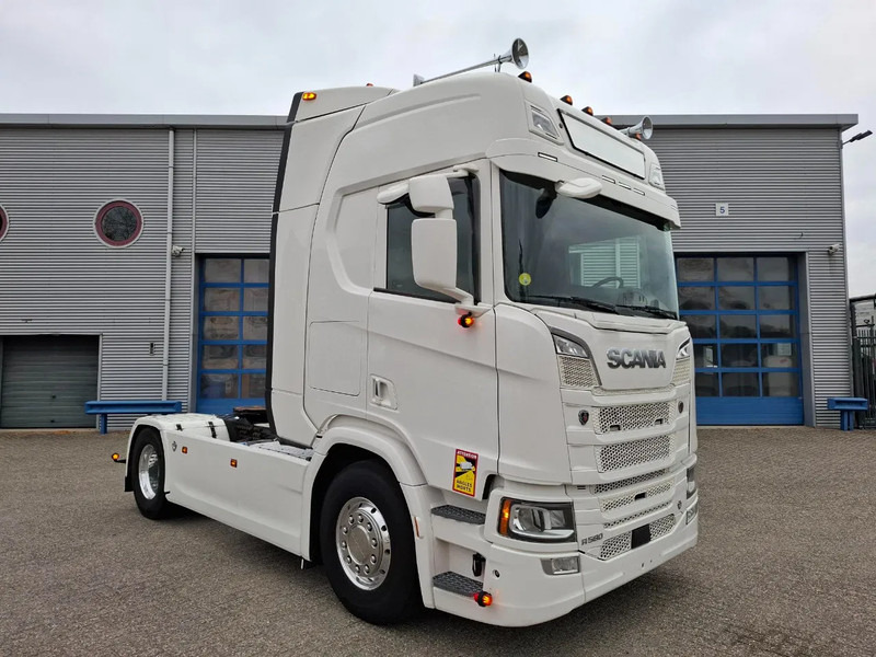 Scania NGS R580 V8 / RETARDER / HYDRAULICS / ONLY:748805 KM / FULL-AIR / SMART TACHO / ALCOA / LEATHER / SIDESKIRTS / EURO-6 / 2019 - Tegljač: slika 2 Scania NGS R580 V8 / RETARDER / HYDRAULICS / ONLY:748805 KM / FULL-AIR / SMART TACHO / ALCOA / LEATHER / SIDESKIRTS / EURO-6 / 2019 - Tegljač: slika 2