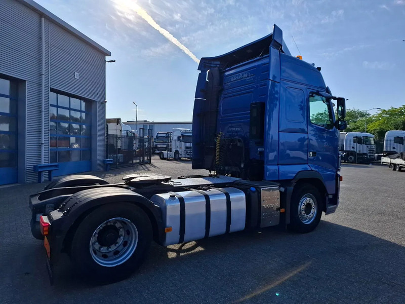 Volvo FH13-400 / HYDRAULICS / NL TRUCK / GLOBETROTTER / FRIGDE / AIRCO / AUTOMATIC / EURO-5 / 2006 - Tegljač: slika 5 Volvo FH13-400 / HYDRAULICS / NL TRUCK / GLOBETROTTER / FRIGDE / AIRCO / AUTOMATIC / EURO-5 / 2006 - Tegljač: slika 5