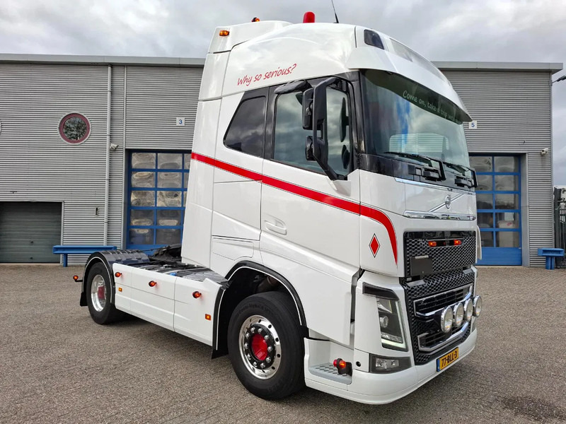 Volvo FH4-460 / CLEAN NL TRUCK / VEB+ / ADR / ACC / LWDS / DAS / DOUBLE TANK / LEATHER / FRIDGE / ALCOA / EURO-6 / 2016 - Tegljač: slika 2 Volvo FH4-460 / CLEAN NL TRUCK / VEB+ / ADR / ACC / LWDS / DAS / DOUBLE TANK / LEATHER / FRIDGE / ALCOA / EURO-6 / 2016 - Tegljač: slika 2