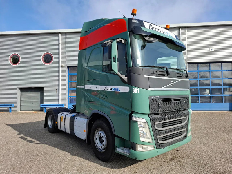 Volvo FH4-460 / VEB+ / DOUBLE TANK / FRIDGE / AIRCO / AUTOMATIC / EURO-6 / 2014 - Tegljač: slika 2 Volvo FH4-460 / VEB+ / DOUBLE TANK / FRIDGE / AIRCO / AUTOMATIC / EURO-6 / 2014 - Tegljač: slika 2