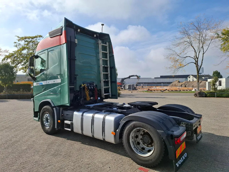 Volvo FH4-460 / VEB+ / DOUBLE TANK / FRIDGE / AIRCO / AUTOMATIC / EURO-6 / 2014 - Tegljač: slika 3 Volvo FH4-460 / VEB+ / DOUBLE TANK / FRIDGE / AIRCO / AUTOMATIC / EURO-6 / 2014 - Tegljač: slika 3