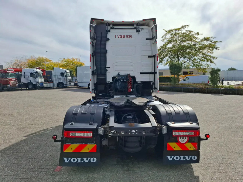 Volvo FH4-460 / VEB+ / HYDRAULICS / TUV:31-10-2025 / GEN2 V2 SMART TACHO / LWDS / SIDESKIRTS / FRIDGE / EURO-6 / 2018 - Tegljač: slika 4 Volvo FH4-460 / VEB+ / HYDRAULICS / TUV:31-10-2025 / GEN2 V2 SMART TACHO / LWDS / SIDESKIRTS / FRIDGE / EURO-6 / 2018 - Tegljač: slika 4