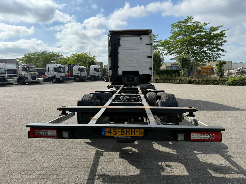 Volvo FH4-420 / NL TRUCK / DOUBLE TANK / PARKCOOL / BDF / VEB? / LWDS / FRIDGE / FULL-AIR / LIFT AXLE / AUTOMATIC / EURO-6 / 2016 - Kamion za prevoz kontejnera/ Kamion sa promenjivim sandukom: slika 4 Volvo FH4-420 / NL TRUCK / DOUBLE TANK / PARKCOOL / BDF / VEB? / LWDS / FRIDGE / FULL-AIR / LIFT AXLE / AUTOMATIC / EURO-6 / 2016 - Kamion za prevoz kontejnera/ Kamion sa promenjivim sandukom: slika 4