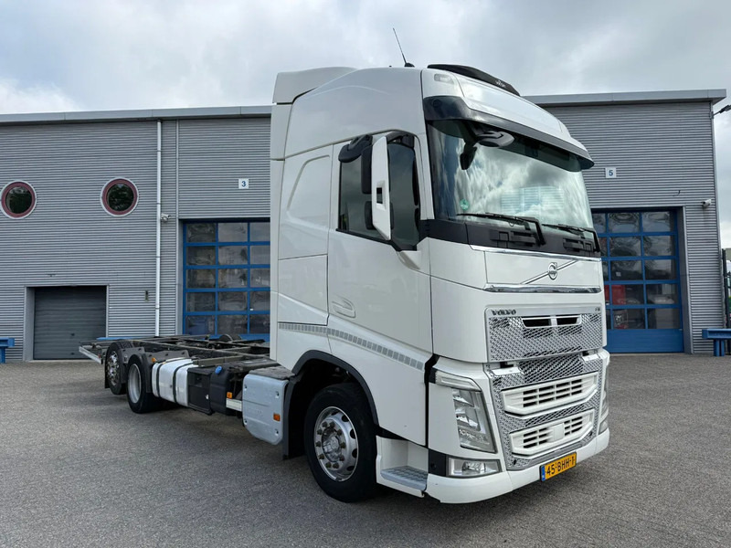 Volvo FH4-420 / NL TRUCK / DOUBLE TANK / PARKCOOL / BDF / VEB? / LWDS / FRIDGE / FULL-AIR / LIFT AXLE / AUTOMATIC / EURO-6 / 2016 - Kamion za prevoz kontejnera/ Kamion sa promenjivim sandukom: slika 2 Volvo FH4-420 / NL TRUCK / DOUBLE TANK / PARKCOOL / BDF / VEB? / LWDS / FRIDGE / FULL-AIR / LIFT AXLE / AUTOMATIC / EURO-6 / 2016 - Kamion za prevoz kontejnera/ Kamion sa promenjivim sandukom: slika 2