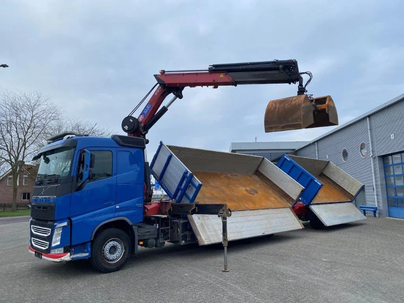 Volvo FH4-500 / HMF 3220K-RC / REMOTE / ROTATOR / 3SIDE TIPPER / DYNAMIC STEERING / ONLY:302623 KM / AUTOMATIC / EURO-6 / 2017 - Kamion sa dizalicom: slika 2 Volvo FH4-500 / HMF 3220K-RC / REMOTE / ROTATOR / 3SIDE TIPPER / DYNAMIC STEERING / ONLY:302623 KM / AUTOMATIC / EURO-6 / 2017 - Kamion sa dizalicom: slika 2