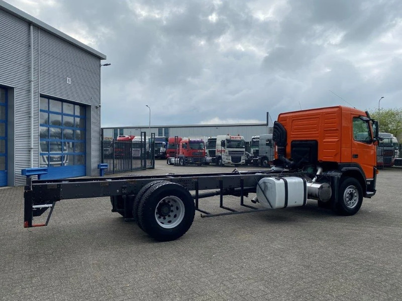 Volvo FM9-260 / HYDRAULICS / NL TRUCK / AUTOMATIC / EURO-3 / 2005 - Kamion sa golom šasijom i zatvorenom kabinom: slika 5 Volvo FM9-260 / HYDRAULICS / NL TRUCK / AUTOMATIC / EURO-3 / 2005 - Kamion sa golom šasijom i zatvorenom kabinom: slika 5