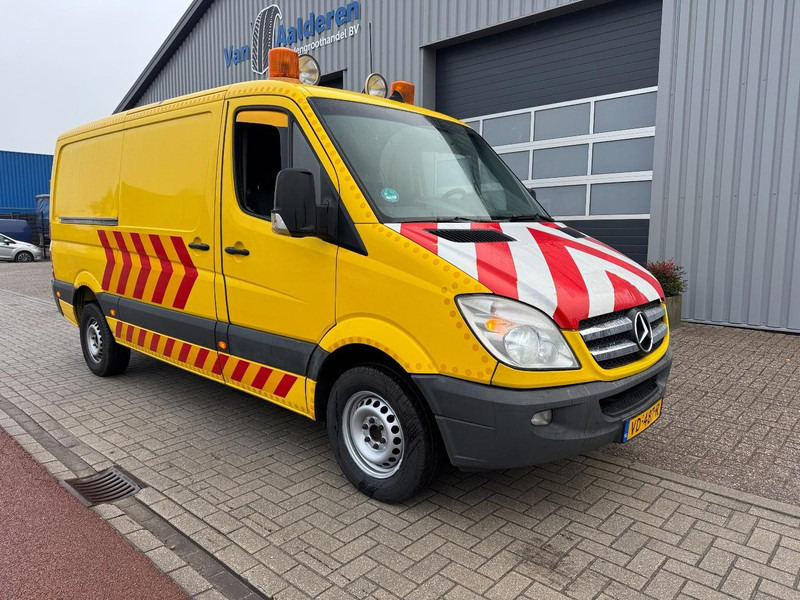 Mercedes-Benz Sprinter 316, Like new, BF3 Begleit- Escort- Convoi execptionnel, L2/H1 - Furgon: slika 1 Mercedes-Benz Sprinter 316, Like new, BF3 Begleit- Escort- Convoi execptionnel, L2/H1 - Furgon: slika 1