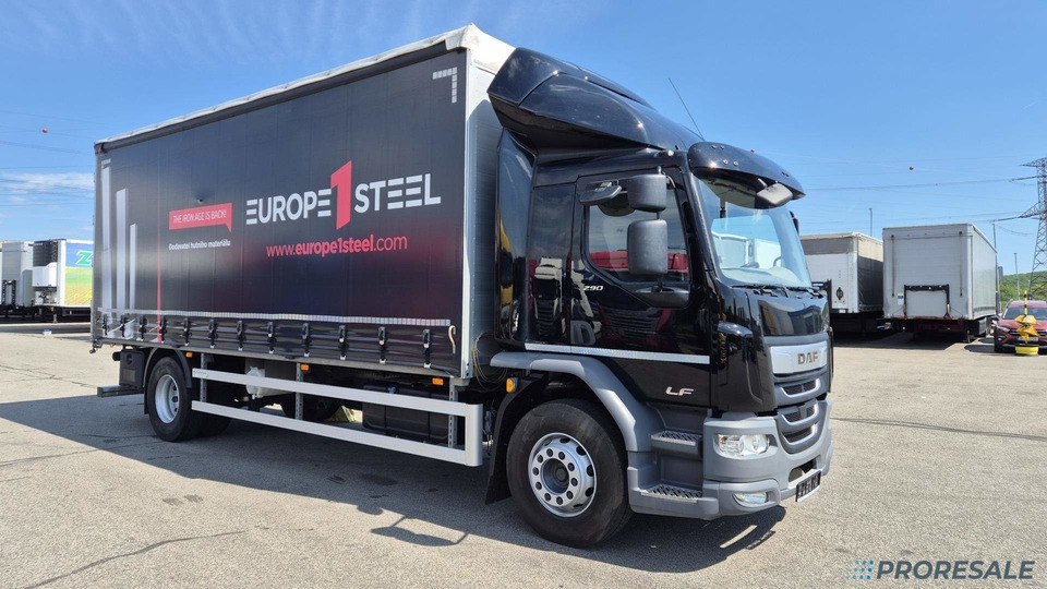 DAF LF 290 FA Sleeper Cab EURO 6 - valník s plachtou - Kamion sa ceradom: slika 1 DAF LF 290 FA Sleeper Cab EURO 6 - valník s plachtou - Kamion sa ceradom: slika 1