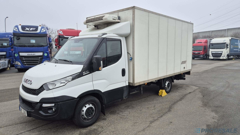IVECO DAILY 35S11 - mrazírna + elektro agregát THERMO KING V-300 Max + zvedací čelo 750 kg - Dostavno vozilo hladnjača: slika 2 IVECO DAILY 35S11 - mrazírna + elektro agregát THERMO KING V-300 Max + zvedací čelo 750 kg - Dostavno vozilo hladnjača: slika 2