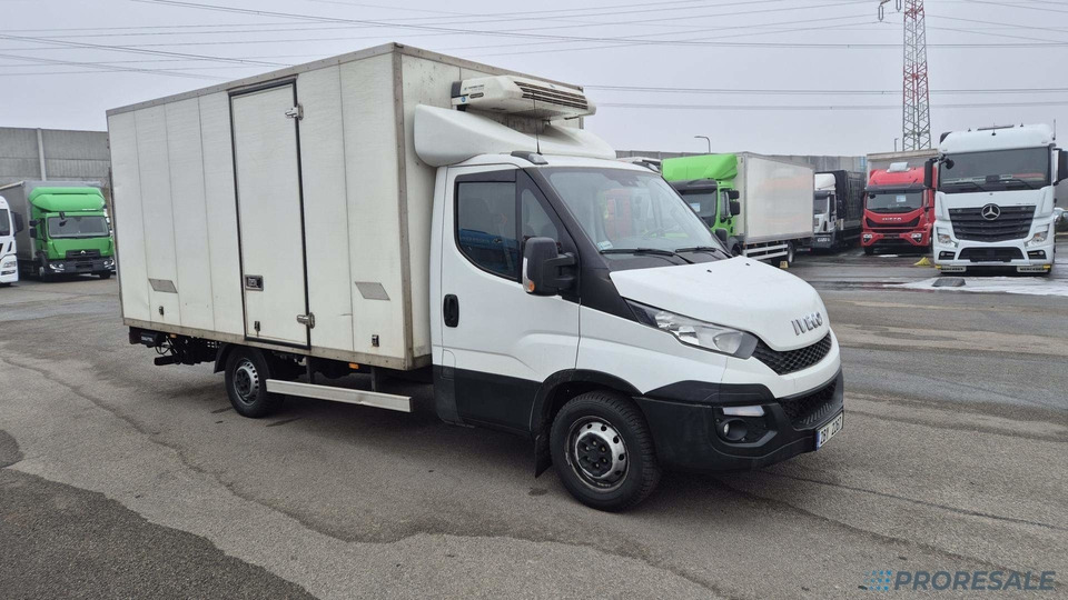 IVECO DAILY 35S11 - mrazírna + elektro agregát THERMO KING V-300 Max + zvedací čelo 750 kg - Dostavno vozilo hladnjača: slika 1 IVECO DAILY 35S11 - mrazírna + elektro agregát THERMO KING V-300 Max + zvedací čelo 750 kg - Dostavno vozilo hladnjača: slika 1