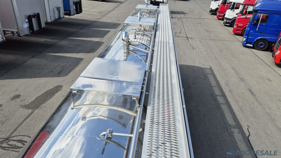 OSTATNÍ SEKA SPSTT/11C/38A1 - Potravinářská cisterna výpustná 31 m3 - 3 komory - Poluprikolica cisterna: slika 4 OSTATNÍ SEKA SPSTT/11C/38A1 - Potravinářská cisterna výpustná 31 m3 - 3 komory - Poluprikolica cisterna: slika 4