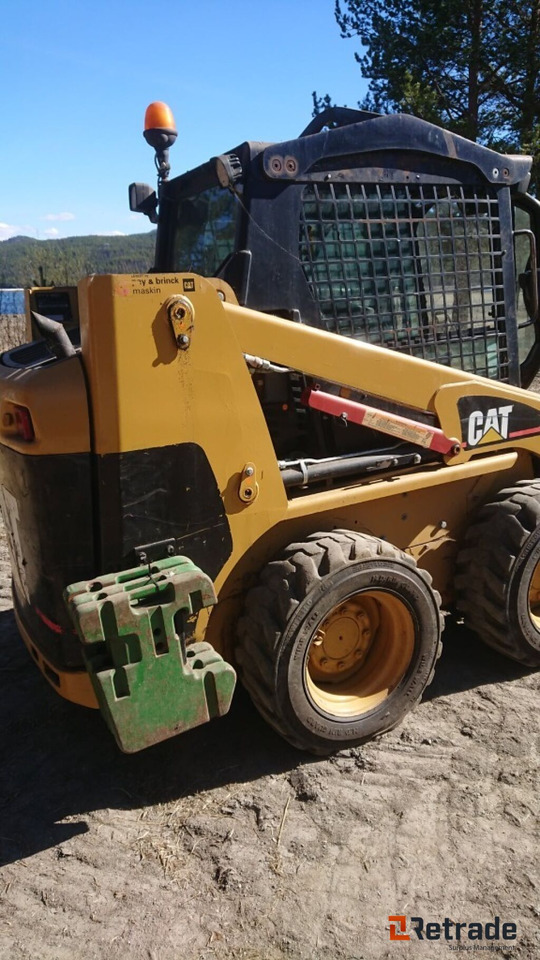 Cat 216 CAT 216 kompaktlaster – kun 2 290 timer - Mini utovarivač: slika 5 Cat 216 CAT 216 kompaktlaster – kun 2 290 timer - Mini utovarivač: slika 5