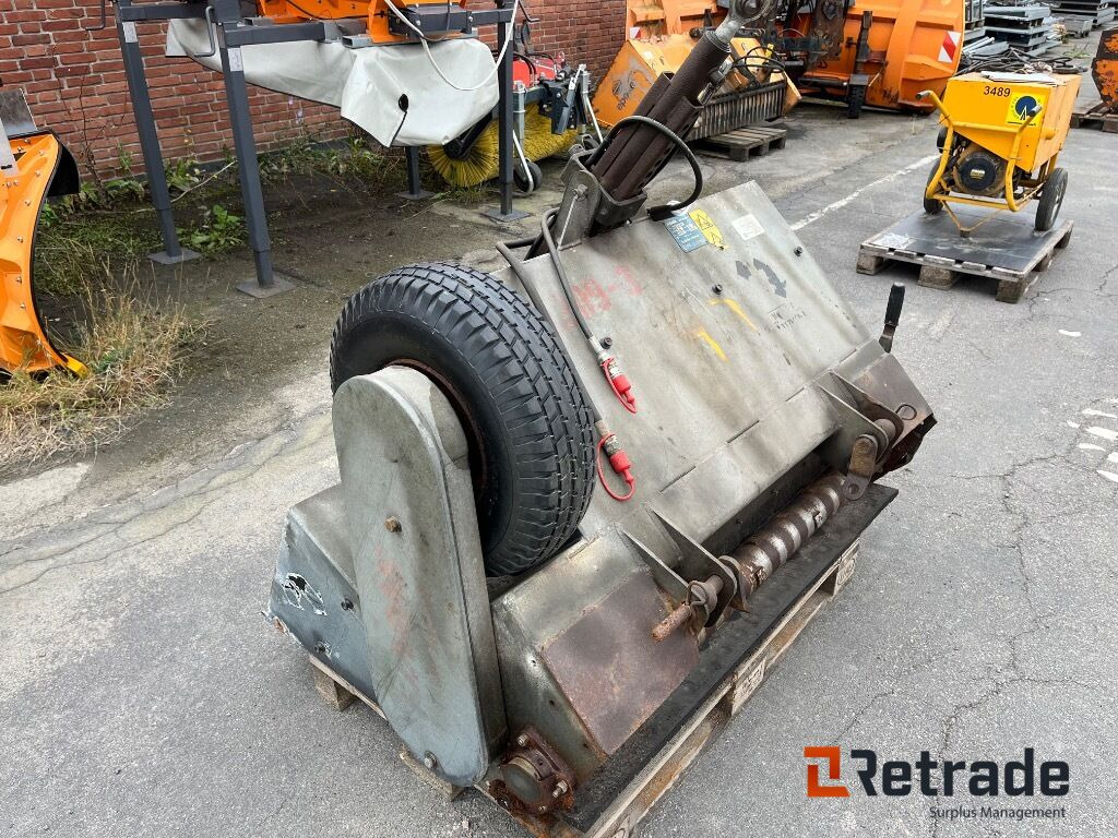 Fjærås 600/1350 liftophængt selvlæssende salt/grusudlægger. - Građevinska oprema: slika 3 Fjærås 600/1350 liftophængt selvlæssende salt/grusudlægger. - Građevinska oprema: slika 3